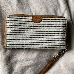 Fossil wristlet wallet